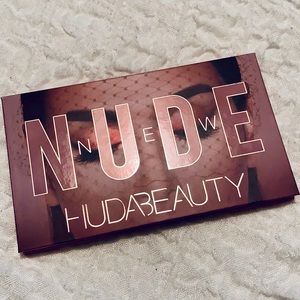 HUDABEAUTY nude palette